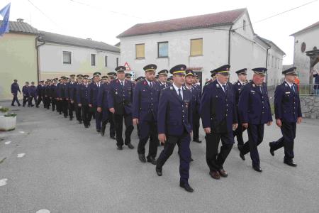 10 Ešalon članov s